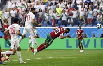 مراکش ؛ تصویری از عزیز بوهادوز زننده گل به خودی به تیم فوتبال مراکش