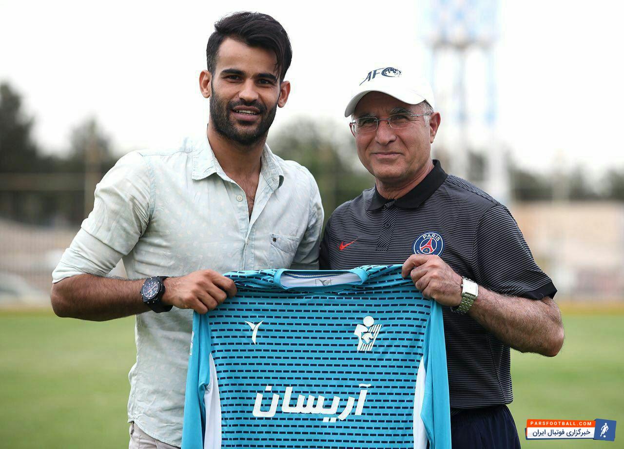 عیسی آل کثیر با قراردادی یک ساله به پیکان پیوست عیسی آل کثیر قرارداد رسمی خود را به مدت یک سال امضا کرد تا رسما شاگرد مجید جلالی برای لیگ هجدهم شود.