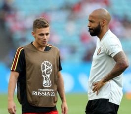 تیری آنری ستاره سابق تیم ملی فرانسه و آرسنال انگلیس است تیری آنری یکی از دستیاران روبرتو مارتینس در تیم بلژیک است.‌‌‌‌‌‌‌‌‌‌‌‌‌‌‌‌