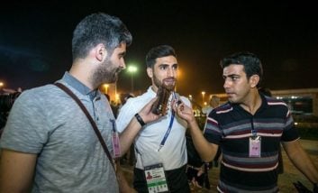 علیرضا جهانبخش بازیکن تیم ملی ایران است جهانبخش می گوید نباید برای داور فرقی داشته باشد که طرف مقابل رونالدو است یا بازیکن دیگری و باید تصمیم درست را بگیرد.