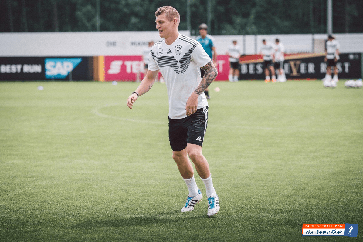 تونی کروس با استقبال لوو به تیم ملی آلمان ملحق شد.