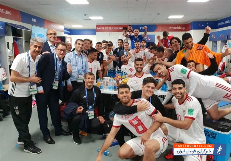 بازیکنان تیم ملی پس از شکست مراکش، در رختکن به شادی پرداختند و کی روش نیز از هواداران تشکر کرد.