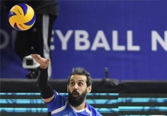 سعید معروف در حین بازی با کانادا تصویر جالبی را خلق کرد. تصویری از سعید معروف در حین بازی با کانادا در هفته دوم لیگ ملت های والیبال، این دیدار با نتیجه 3 بر 1 به سود کانادا خاتمه یافت.