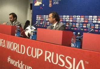 سرمربی تیم ملی عربستان - سرمربی تیم ملی فوتبال عربستان با ابراز تأسف بابت اشتباهات شاگردانش در بازی افتتاحیه جام جهانی بر لزوم تغییر تاکتیک‌ هایش برای بازی‌های بعدی تأکید کرد.