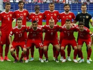 جدیدترین رده‌ بندی تیم‌های ملی جهان از سوی فیفا اعلام شد و طی آن مشخص شد روسیه ، میزبان جام جهانی 2018 ضعیف‌ ترین جایگاه را بین 32 تیم حاضر در این رقابت‌ ها دارد.