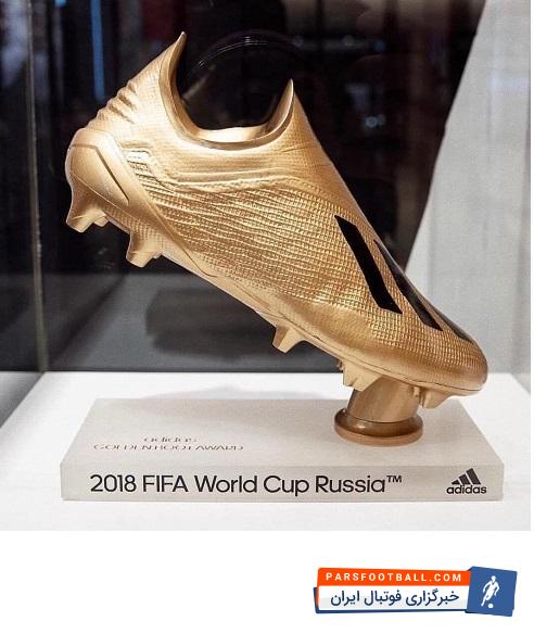 در عکس زیر تصویر کفش طلای جام جهانی روسیه مشاهده می کنید بهترینهای جام جهانی فوتبال برندگان جایزههای مختلف جام جهانی فوتبال در طول تاریخ هستند