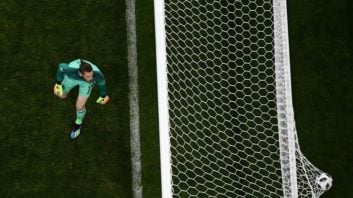 داوید دخیا شب گذشته (جمعه) اشتباه بسیار بدی را برابر تیم ملی پرتغال مرتکب شد و گل دوم را از رونالدو به شکل عجیبی دریافت کرد.