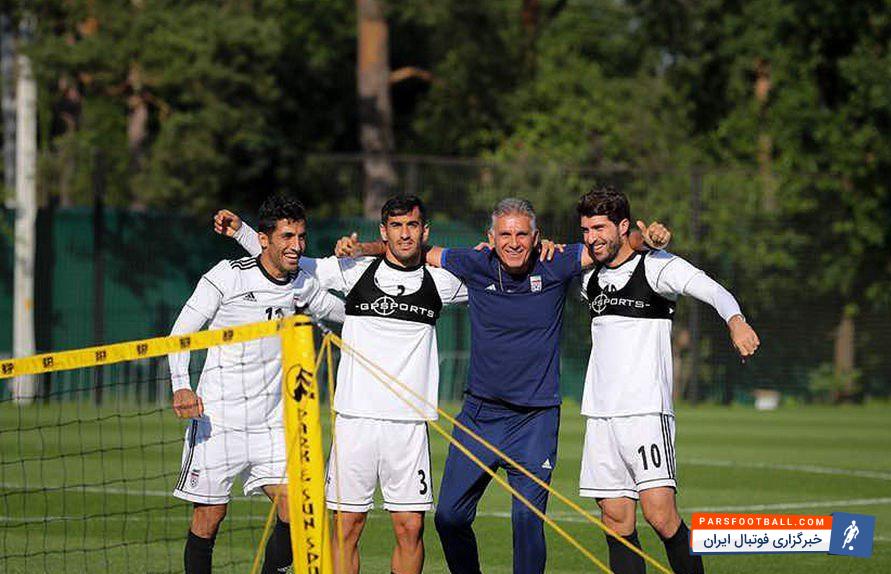 کارلوس کی روش سرمربی تیم ملی کشورمان در جریان فوتبال تنیسی شاگردانش که در تمرین امروز برگزار شد، حضور فعالی داشت.