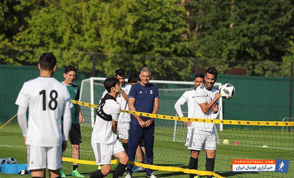 کارلوس کی روش سرمربی تیم ملی کشورمان در جریان فوتبال تنیسی شاگردانش که در تمرین امروز برگزار شد، حضور فعالی داشت.