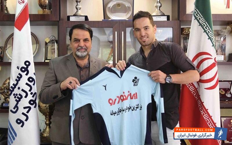 آرمان قاسمی مدافع تیم فوتبال پیکان می گوید با وجود پیشنهادات مختلف تصمیم به تمدید قرارداد با باشگاه سابقش گرفت.