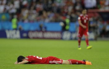 سردار آزمون ؛ گریه های سردار آزمون از انتقادات فراوان پس از دیدار برابر اسپانیا در جام جهانی