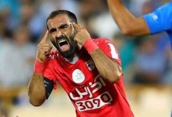 مهدی کیانی در هفته های پایانی لیگ برتر اقدام به پاک کردن تمام پست های خود کرد