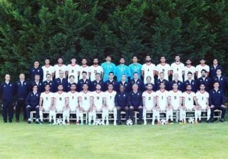 بازیکنان تیم ملی فوتبال ایران - بازیکنان تیم ملی در عکس تیمی خود پیش از جام جهانی برای نخستین بار لباس‌های شماره‌دار رسمی خود را به تن کردند.