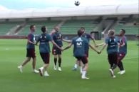 تیم ملی اسپانیا حریف ایران در جام جهانی ؛ شوخی بازیکنان اسپانیا در تمرینات این