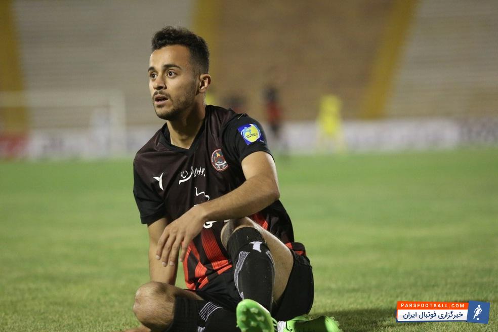 روح‌الله سیف‌اللهی سیف اللهی هافبک فصل گذشته پارس جنوبی است سیف اللهی گفت: بعد از اینکه طلبم را از باشگاه پارس جنوبی گرفتم، با این تیم برای فصل آینده مذاکره خواهم کرد.