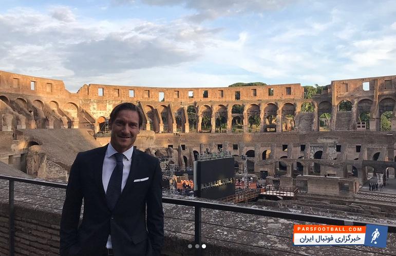 فرانچسکو توتی این روزها در کنار بازیگران مشهور هالیوود دیده می شود توتی پس از ملاقات با پنه لوپه کروز حال با راسل کرو ملاقات کرد.