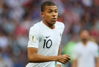 ام باپه ؛ مهاجم تیم ملی فوتبال فرانسه بخشی از درآمدش را به خیریه اختصاص داد