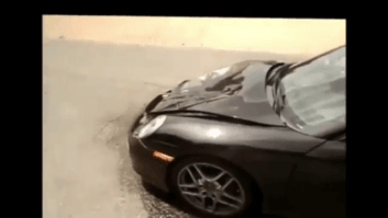 کلیپی از تصادف دردناک یک پورشه با آهو در مسابقه ی خودروهای لوکس