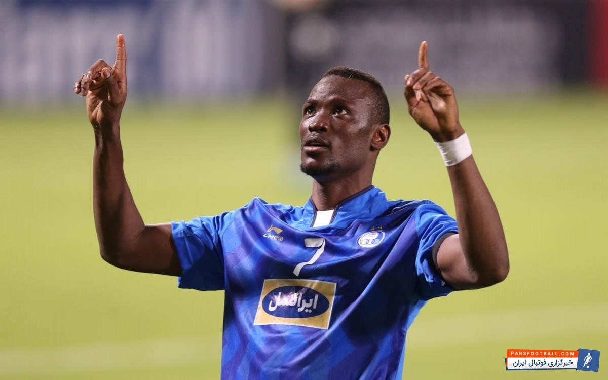 تیام مهاجم تیم فوتبال استقلال در سنگال به سر می برد و قرار است تصمیم نهایی خود را بگیرد