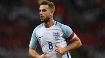 هندرسون ؛ تماس تصویری هندرسون ملی پوش انگلیس با هوادار متعصب