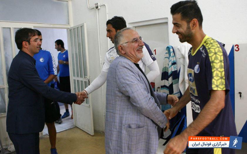 اصغر حاجیلو مدافع متعصب سال های دور استقلال است اصغر حاجیلو امروز با استقبال گرم هواداران این تیم پست جدید خود را تحویل گرفت.