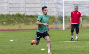 فرشاد احمدزاده