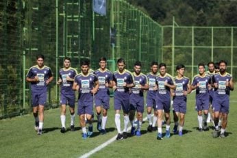 تیم استقلال - وینفرد شفر - سیروس دین‌محمدی - لئاندرو پادوانی - شاهین طاهرخانی - تیم فوتبال استقلال - استقلال تهران - آندریاس فلیپ - رضا آذری - شفر - مرتضی تبریزی - روح الله باقری - محمد حسینی - باشگاه استقلال - محمد اسدی - مهدی دادرس - تیم استقلال - علی کریمی - تیم فوتبال استقلال