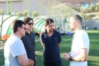 ولادمیر کومان ولادیمیر کومان هافبک مجارستانی است ولادیمیر کومان بعد از ظهر امروز در تمرینات طلایی پوشان اصفهانی حاضر شد و با سرمربی این تیم به گفت و گو پرداخت.