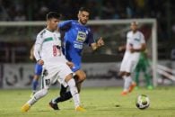 علی کریمی هافبک دفاعی تیم فوتبال استقلال است علی کریمی مقابل ذوبی ها بدشانس بود که نتوانست اولین گلش را با پیراهن این تیم ثبت کند.