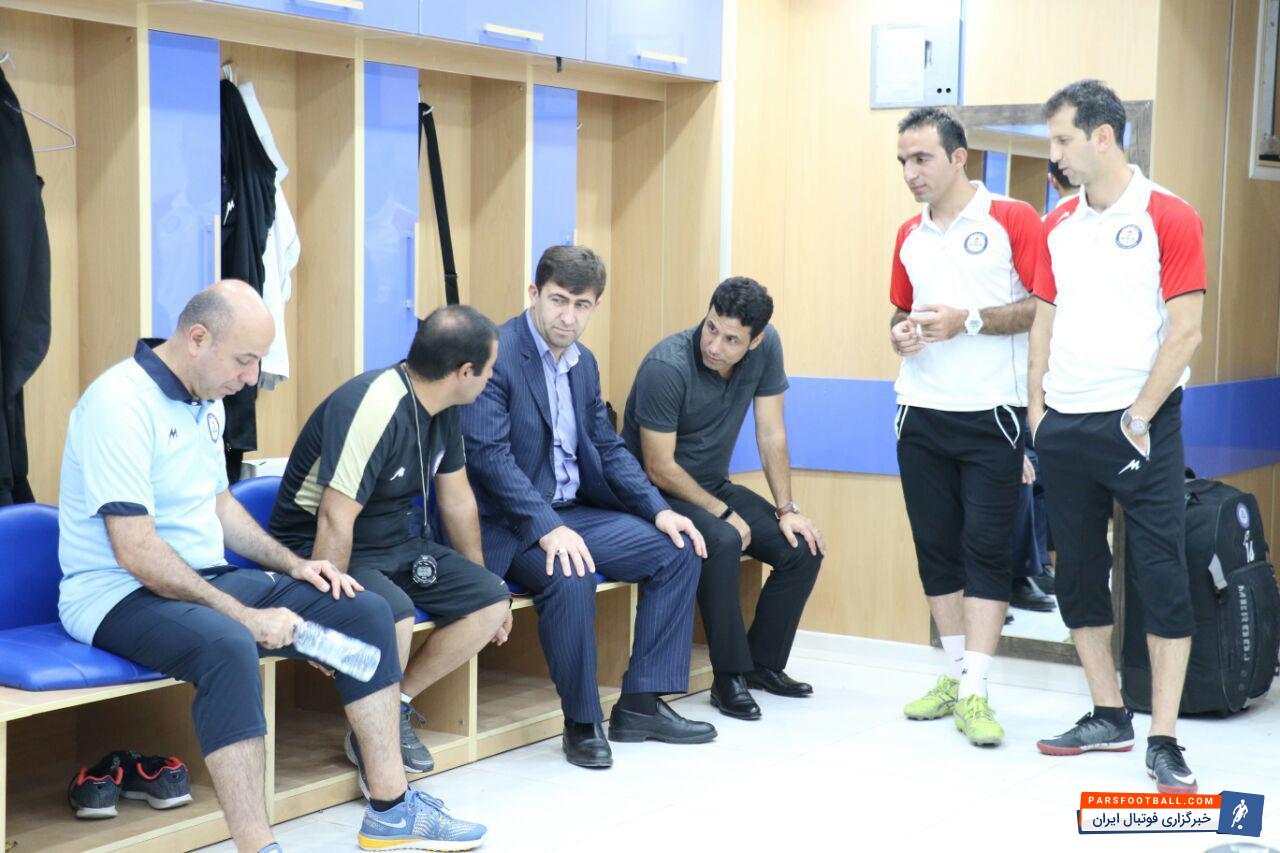 بهرام رضاییان در تمرینات قبل از این بازی کنار اعضای تیمش حضور داشت بهرام رضاییان روز بازی نیز از عصر به رختکن رفت و به همه آنها روحیه داد.
