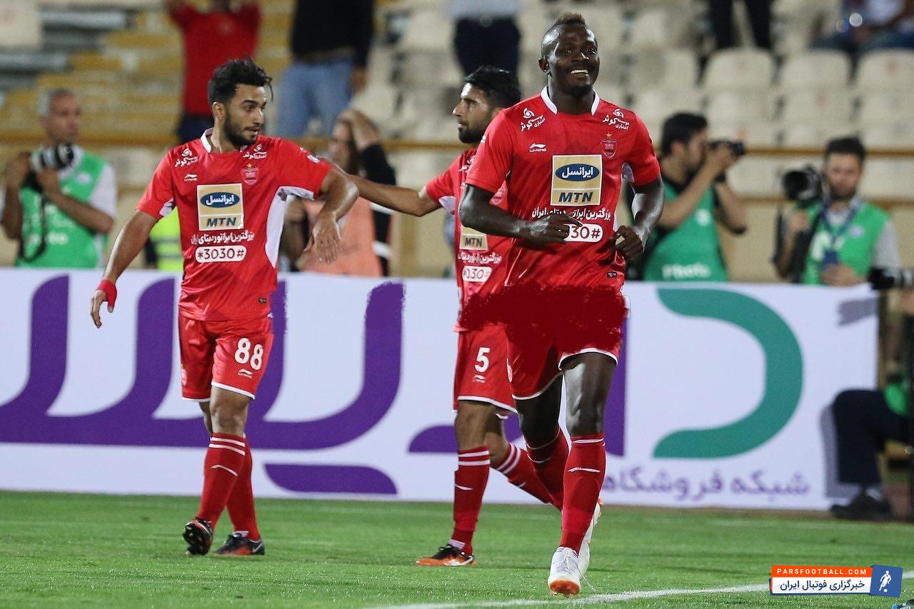 منشا مهاجم تنومند و سیه چرده تیم پرسپولیس است گادوین منشا موفق شد همچون لیگ هفدهم، در هفته دوم گلزنی کند و شروع خوبی داشته باشد.