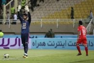 بیرانوند ؛ هواداران تیم فوتبال پرسپولیس در ورزشگاه غدیر اهواز به حمایت از بیرانوند پرداختند