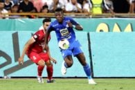 الحاجی گرو شاید خیلی خوش شانس بود که استقلال قبل از دقیقه 60 کار تراکتورسازی را تمام کرد تا شفر با خیالی آسوده به سراغ بازیکنان تعویضی خود الحاجی گرو برود.