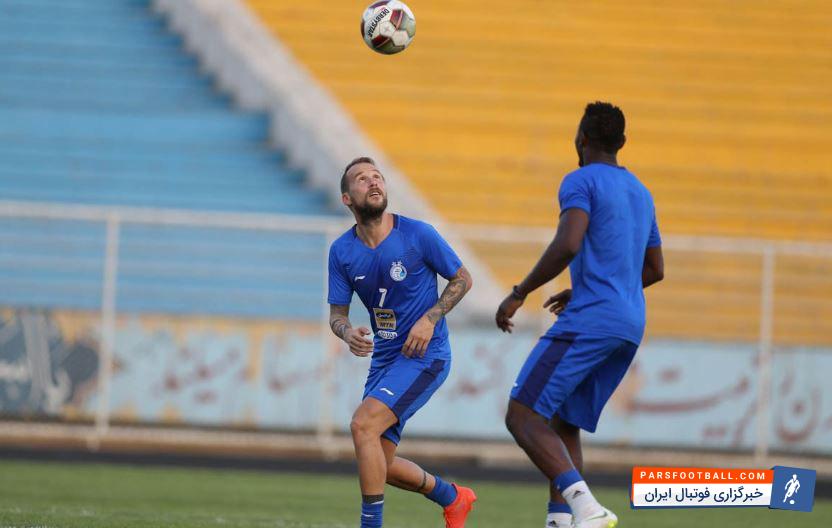 مارکوس نویمایر حدود 3 هفته است که با استقلال قرارداد امضا کرده است اما سطح آمادگی نویمایر در حدی نیست که بتواند در ترکیب اصلی استقلال به میدان برود.