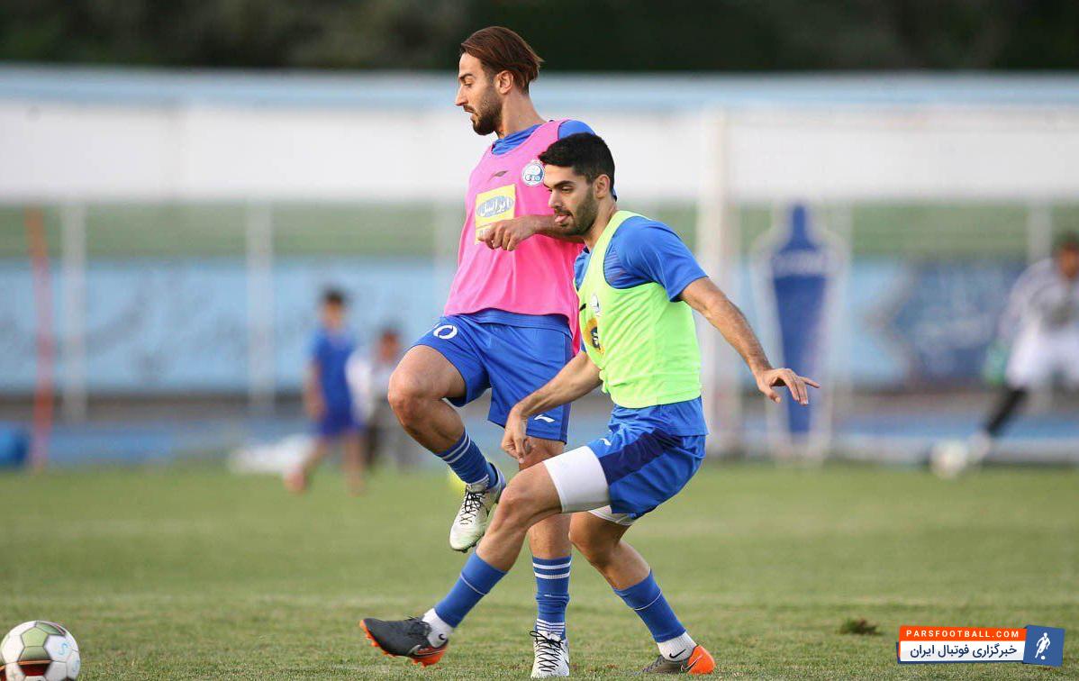 علی کریمی از روز اول برای جانشینی امید ابراهیمی به استقلال آمد و با پوشیدن شماره 6 علی کریمی سعی کرد تا خیلی سریع خود را به عنوان جانشین معرفی کند.