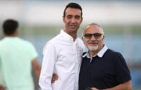 رضا عنایتی به محل تمرین استقلال رفت تا رضا عنایتی از نزدیک نحوه تمرین دادن شفر را تماشا کند و البته با هم تیمی های خود دیداری تازه کند.