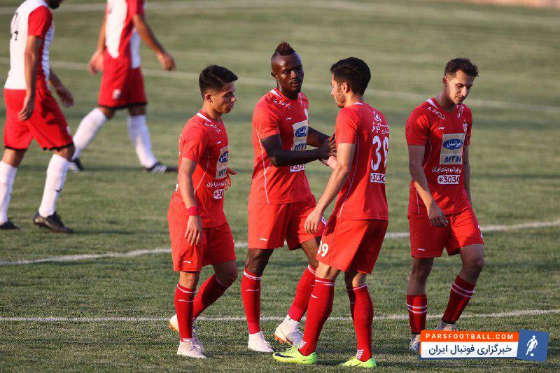 مهدی شریفی خرید جدید پرسپولیس است مهدی شریفی و گادوین منشا نقش پررنگی در گل های تیم پرسپولیس در بازی های دوستانه داشته اند.