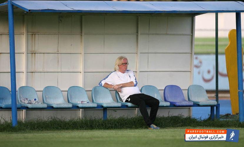 وینفرد شفر زمانی با استقلال قرارداد امضا کرد که این تیم شرایط خوبی نداشت و شفر موفق شد شرایط این تیم را به طور کلی تغییر بدهد .