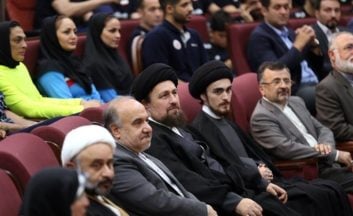 صحبت های حجت الاسلام و المسلمین سید حسن خمینی، وزیر ورزش و جوانان ، نصرالله سجادی سرپرست کاروان ایران در بازی های آسیایی را در حاشیه مراسم بدرقه کاروان ایران به بازیهای آسیایی می خوانید.