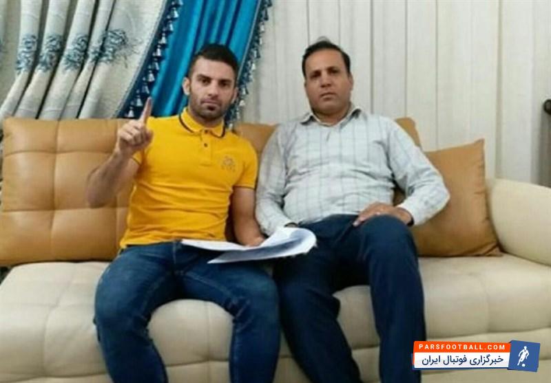 اسماعیل شریفات به تیم دیگر جنوب کشور رفت اسماعیل شریفات هافبک فصل گذشته تیم فوتبال استقلال خوزستان، قرارداد خود را با باشگاه نفت مسجدسلیمان امضا کرد.