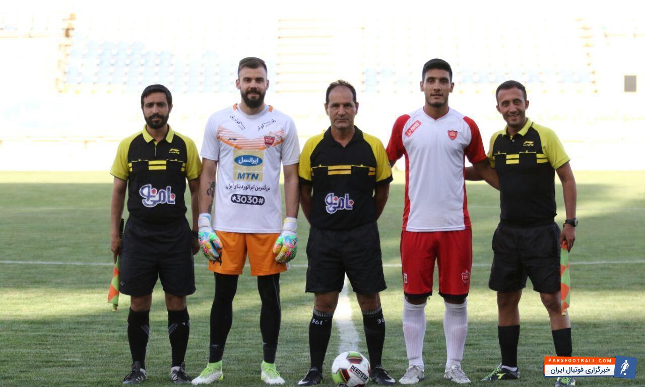 تمرین تیم پرسپولیس برای دیدار با صنعت نفت آبادان در ورزشگاه شهید کاظمی پیگیری شد و این تیم دیدار دوستانه یا با تیم امید خود برگزار کرد. از حواشی این تمرین می توان به درگیری مصطفی قنبرپور با یک خبرنگار اشاره کرد.تمرین تیم پرسپولیس برای دیدار با صنعت نفت آبادان در ورزشگاه شهید کاظمی پیگیری شد و این تیم دیدار دوستانه یا با تیم امید خود برگزار کرد. از حواشی این تمرین می توان به درگیری مصطفی قنبرپور با یک خبرنگار اشاره کرد.