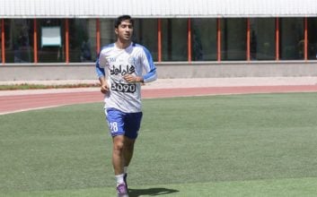 محسن کریمی که دچار پارگی رباط صلیبی شده‌بود، پس از پشت سر گذاشتن مراحل درمانی‌اش به تمرینات استقلال بازگشت.