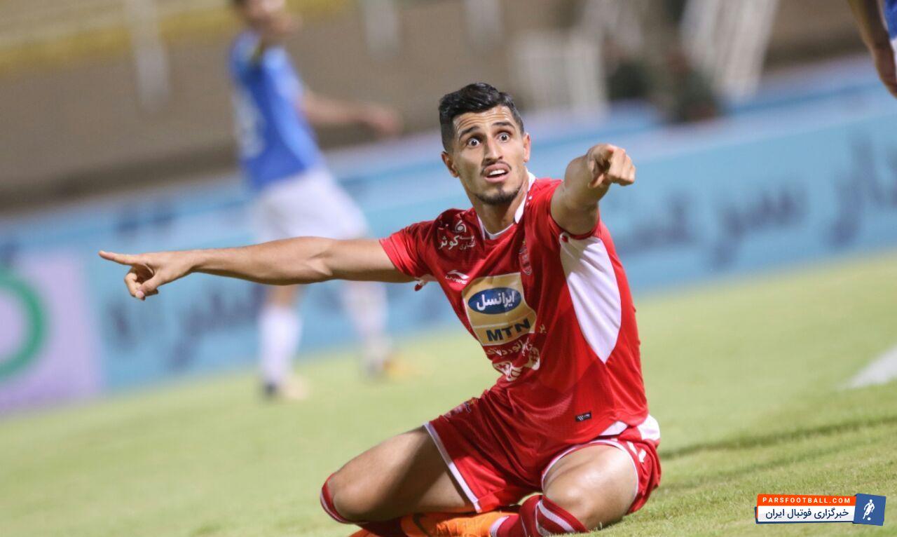 علی علیپور مهاجم پیشین تیم ملی گفت: وقتی مهاجمی مثل علیپور نمی‌تواند به گلزنی‌هایش ادامه دهد چند دلیل می‌تواند داشته باشد.