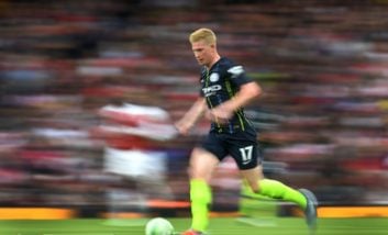 کوین دبروینه بازیکن بلژیکی تیم فوتبال منچستر سیتی در تمرینات تیمش دچار مصدومیت شد.بر اساس اعلام رسانه‌ها او از ناحیه زانو دچار آسیب‌دیدگی شده است.