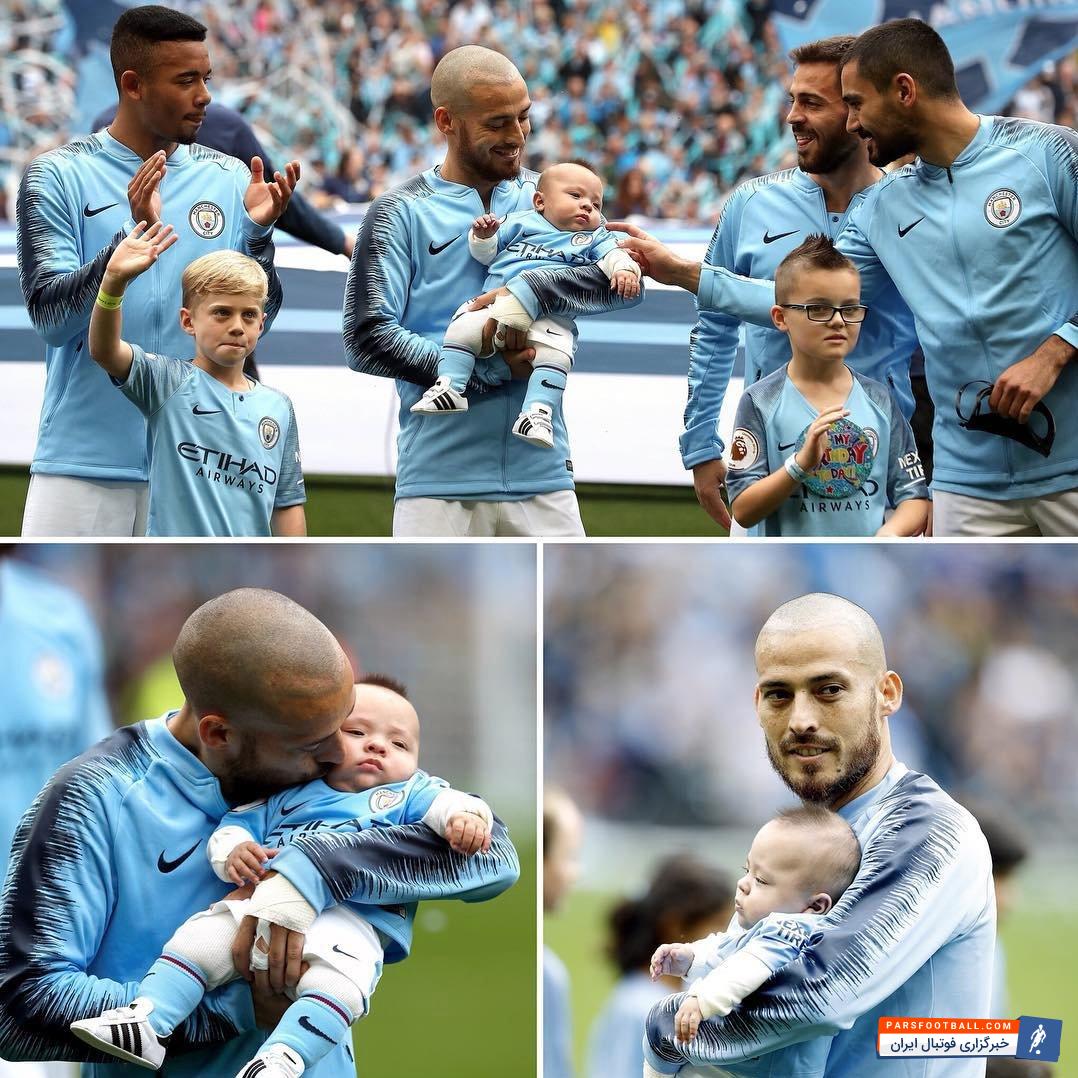 داوید سیلوا به تازگی هم از فوتبال ملی اعلام بازنشستگی کرد داوید سیلوا هافبک اسپانیایی دیروز یک مهمان کوچک با خودش به اتحاد آورده بود.