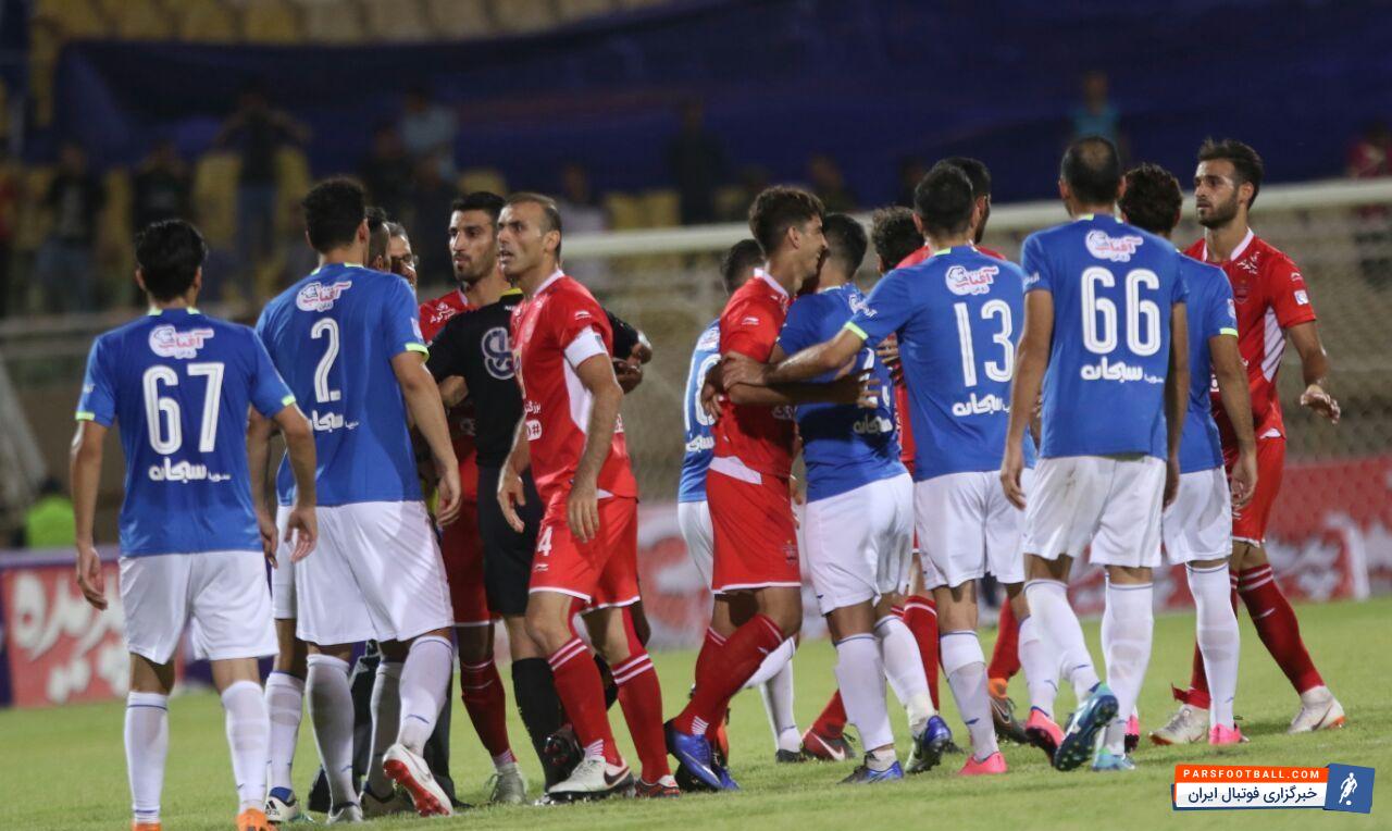 سید جلال حسینی کاپیتان تیم پرسپولیس گفت: به پرسپولیسی‌ها توهین شده و منتظر کمیته انضباطی هستیم تا ببینیم چه تصمیمی در این‌باره می‌گیرد.