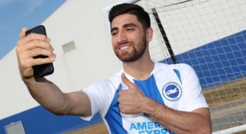 برایتون - علیرضا جهانبخش لژیونر ایرانی سابق آلکمار که به تازگی راهی برایتون شده است در پستی اینستاگرامی از باشگاه آلکمار، کادرفنی و هواداران این تیم تشکر کرد.