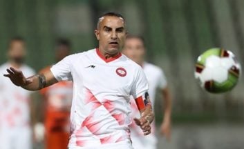 حسین کعبی کاپیتان تیم فوتبال سپیدرود رشت گفت: آقایان ۲۰ سال پیش یک گل زدند که مردم خوشحال شدند، اما ۲۰ سال است که در شهرهای مختلف به مردم فحش می‌دهند و بی‌احترامی می‌کنند.