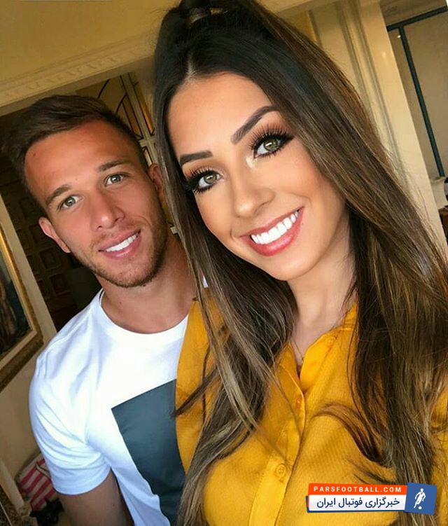 تصویری از آرتور ملو هافبک بارسا و همسرش را برای شما آماده کرده ایم.