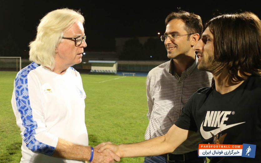 طارق همام هافبک استقلال از روز گذشته (دوشنبه) در میان استقبال بازیکنان در تمرین استقلال حاضر شد.